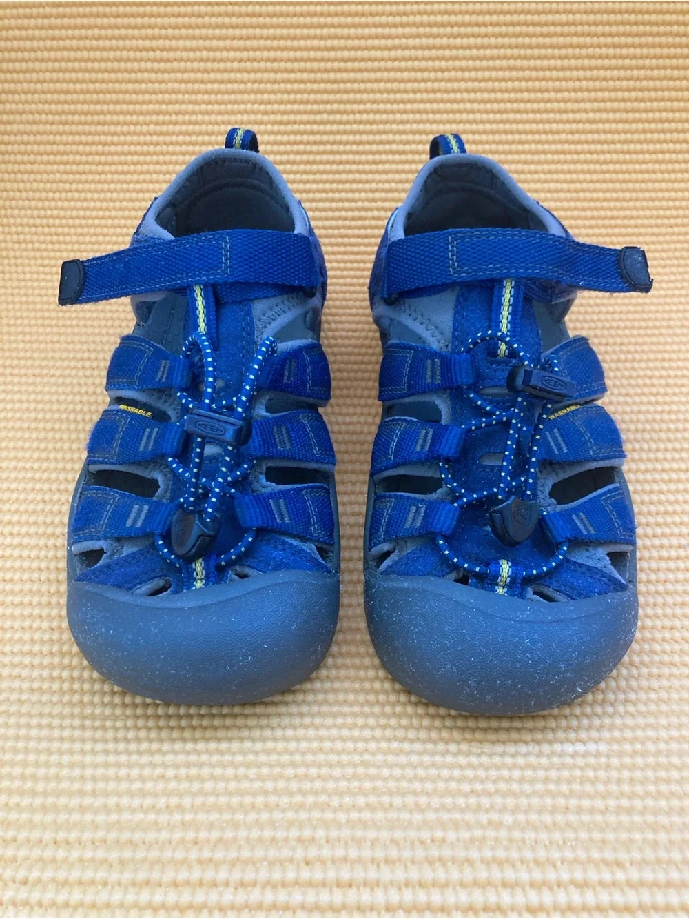 Keens Newport H2 little boys size 3 ( measures